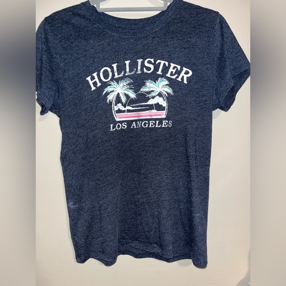 Hollister Graphic Tee